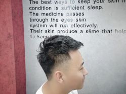 -诗悦发型烫染SALON