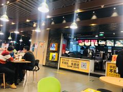 门面-麦当劳(郑州东高铁站店)