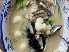 鱼头汤-东滩湿地公园观海楼餐厅