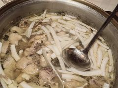 -喃喃椰·糟粕醋·椰子鸡火锅(七堡花园店)