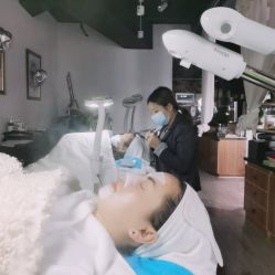 -潮店·虞妃妮轻奢美甲美睫馆