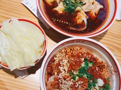 -八二小区抄手(龙湖上城天街店)