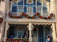 -小镇影院迪士尼小熊Duffy与他的朋友合影地