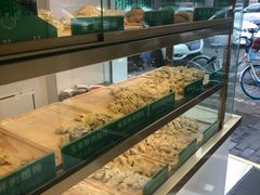 面包甜点陈列柜-袁亮宏饺子云吞(侯家桥菜场店)