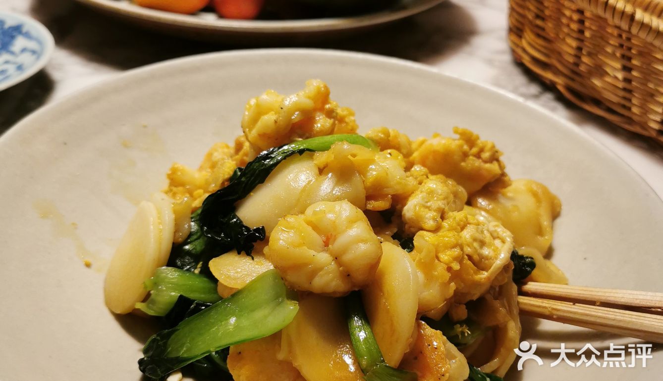 一人食之鲜虾仁青菜炒年糕