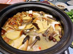 -慢丽江·云南野生菌土鸡锅(付家庄店)