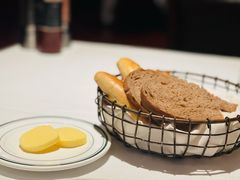 面包-Wolfgang’s Steakhouse 沃夫冈牛排馆(上海白玉兰广场店)