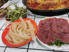 -财二舅火锅招待所