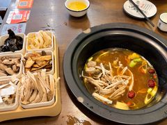 菌汤-菌乡缘·野生菌蒸汽鱼火锅(江边夜市店)