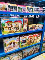 -逝水玩具折扣店