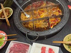 -宽板凳老灶火锅(台湾街店)