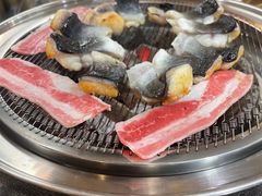 -围炉肉舍•炭烤活鳗•丹东海鲜烤肉(步行街店)