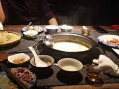 -大匠工房古船木艺术餐厅·猪肚鸡专门店(长白仙岛店)