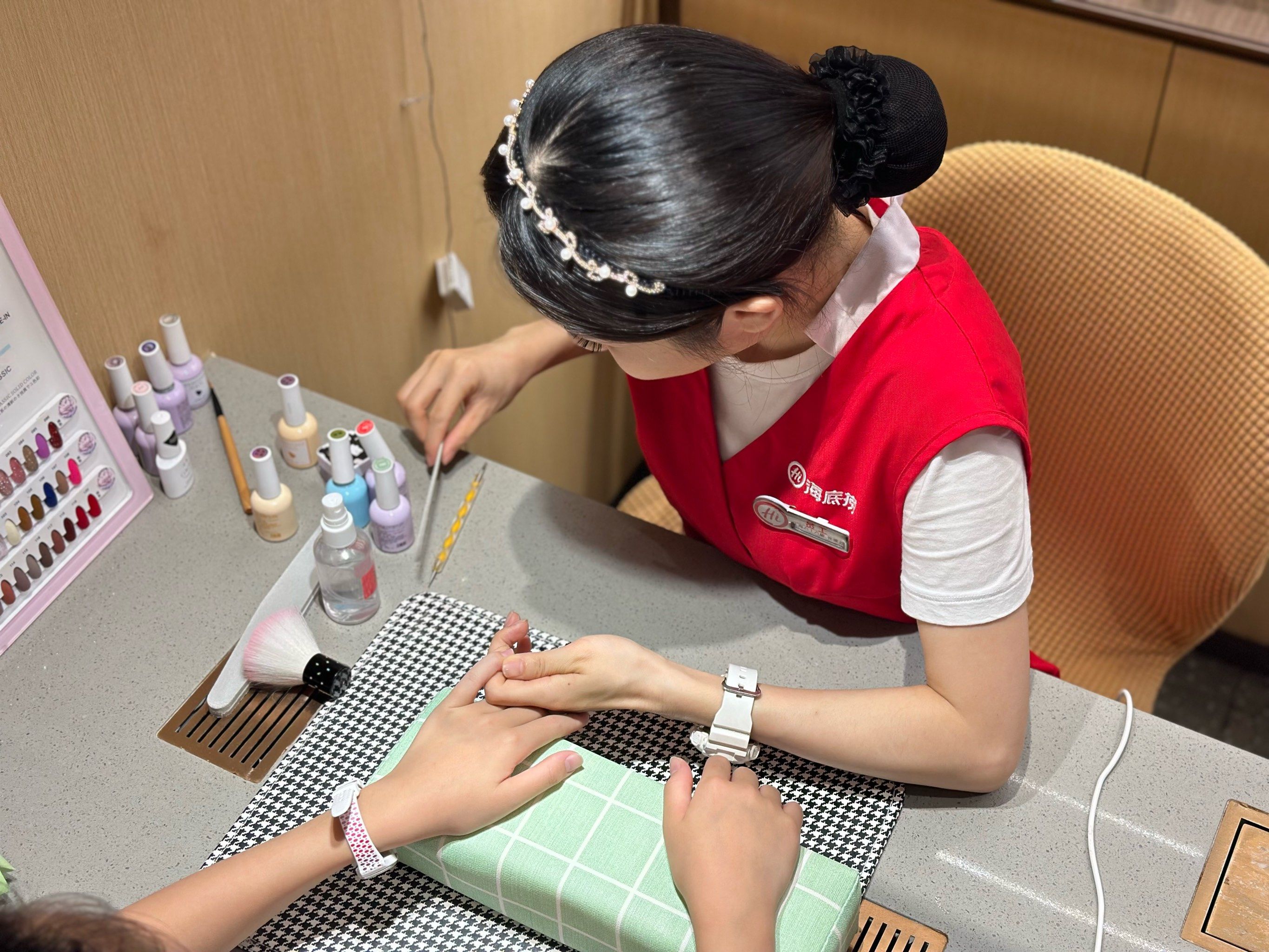 美甲师小张姐姐人美心善手艺好