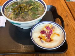 -云阿蛮云南生烫牛肉米线(奉贤路店)