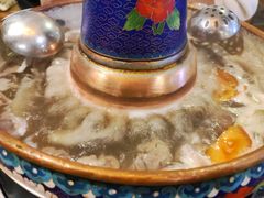 -毛辣果·贵州红酸汤牛肉火锅(西单店)