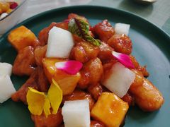 鲜果菠萝里脊-蜜桃花开·中西融合菜E&W(南长街店)