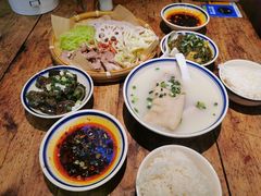 -竹笼蹄花蘸水菜