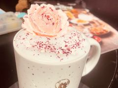 倾城之恋玫瑰芝士拿铁-StayReal Cafe(长宁来福士广场东八区店)