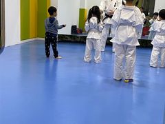 -蜩动儿童运动成长馆(恒生万鹂广场店)