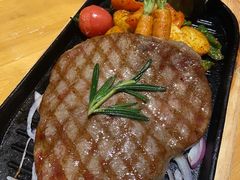 铁板火焰牛扒-候鸟等风来·精致西厨(万科第五城店)