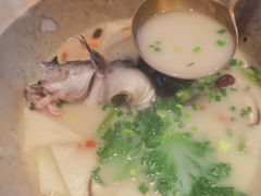 鲜椒紫苏汤锅-云海肴云南菜·蒸汽石锅鱼(龙湖上城店)