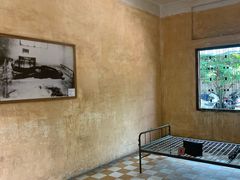 -吐斯廉屠杀博物馆