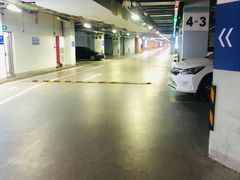 -大宁国际商业广场-地下停车库