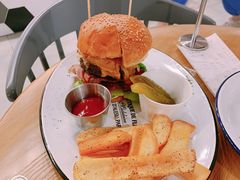 -HELLO 27 意面·沙拉·帕尼尼