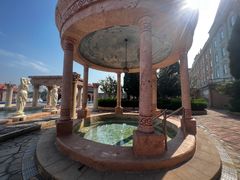 -泉城欧乐堡戏水湾艺术养生温泉