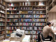 -钟书阁(群光广场店)