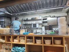 -灵芝妹子海鲜米线(劳动公园店)