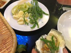 -J Daeng Seafood