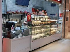 面包甜点陈列柜-白玉兰食品甜凤店(合生汇店)