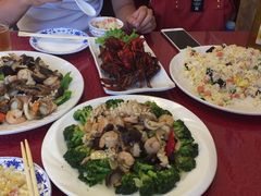 -鑫渔港海鲜本地菜·山海关浑锅(东戴河店)