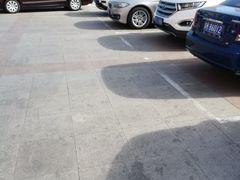 周边环境-北京市海淀医院-停车场