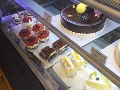 -巴黎贝甜(大宁国际商业广场店)