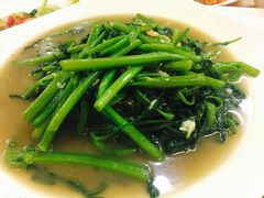 -J Daeng Seafood