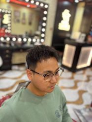 -东方先生国潮男士理发馆