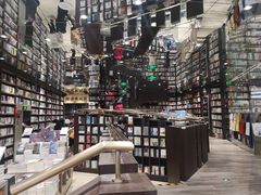-钟书阁(群光广场店)