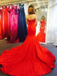 -Flora婚纱礼服定制租赁店