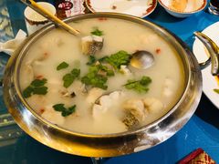 鱼羊一锅鲜-东方亚克西餐厅(西康路店)