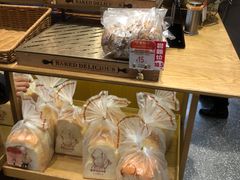 面包甜点陈列柜-西村叔叔的店·面包·甜品·蛋糕(崂山丽达店)