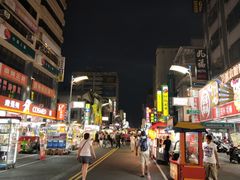 -六合夜市