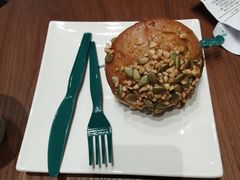 大蘑菇头形奇亚籽坚果麦芬-星巴克(北京通州新光大中心店)