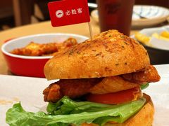 招牌香辣鸡腿堡-必胜客(大宁路店)