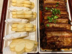 -帅巴人舅母子腊蹄民俗村