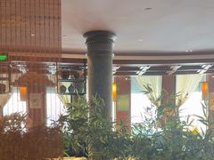 -八府香鸭·啫啫煲(华山路店)