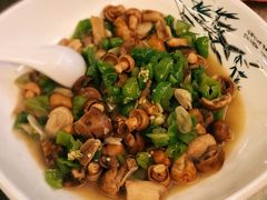 -蔼若春.传承三十年云南菜(金碧公园店)