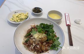 Sichuan-style Pork and Vegetable Noodles